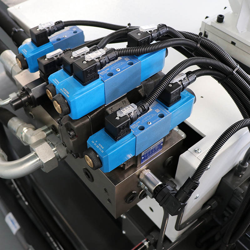 SP300: Máquina de moldeo por inyección de energía inteligente SP
